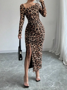 Robe Maxi Léopard Femmes Froncé Cordon Latéral Fente Haute Asymétrique Une Épaule Sexy Mince Manches Longues