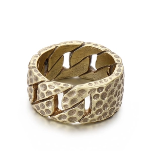 Vintage gold stainless steel ring with hammered texture and curb chain link design