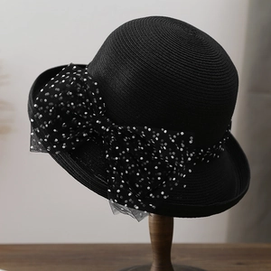 Chapeau cloche élégant en paille noire avec nœud en maille à pois pour femmes