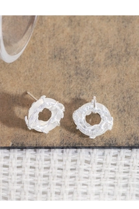 Close-up of S925 sterling silver stud earrings with lava texture and agate stone