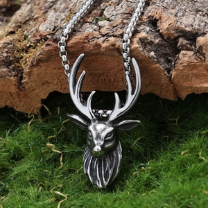 Vintage stainless steel reindeer pendant necklace for men with intricate deer head design