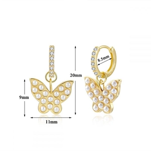 Detailansicht der Schmetterling-Ohrringe mit Perlen und Maßen 20mm mal 11mm