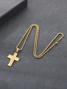 Pendentif croix double en acier titane plaqué or 18 carats avec chaîne box