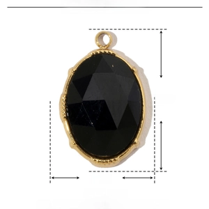 Macro shot showing specifications of an oval black natural stone pendant with gold frame