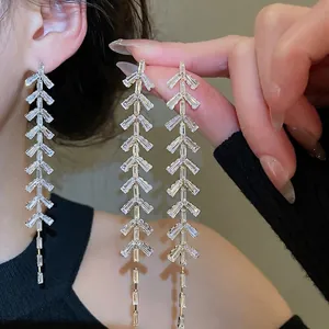 Élégantes Boucles Oreilles Longues Pampilles Avec Tige En Argent Zircon Forme Feuille Blé Bijoux Cuivre Pour Femmes Mariage