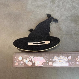 Detail of 11cm black sequins bat wizard hat hair clip with metal BB clip and ruler scale