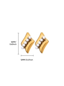 Detailed dimensions of gold starfish earrings with pearls, 16mm height and 12mm width