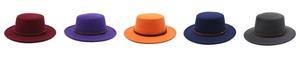 Lot de cinq chapeaux de feutre en bordeaux, violet, orange, bleu marine et gris anthracite