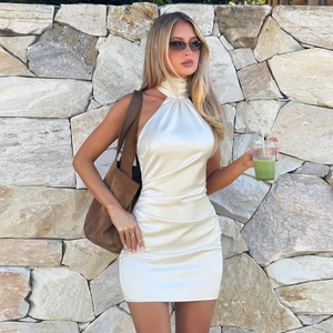 Sexy Neckholder Satin Minikleid Rückenfrei Gerafft Bodycon Cocktail Party Abendkleid Für Damen