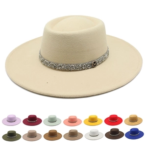 Vintage Wool Felt Fedora Hat For Men Women Wide Brim Flat Top Hat With Rhinestone Band Metal Letter Label Fashion Church Jazz Cap