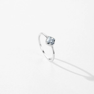 Minimalist S925 silver ring featuring a sparkling square-cut zircon stone in a clean setting