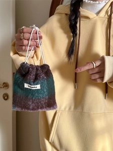 Plaid plush drawstring storage pouch for lipstick and cosmetics in warm winter style