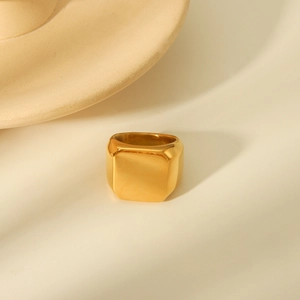 Minimalist 18K gold square signet ring with polished titanium steel mirror finish