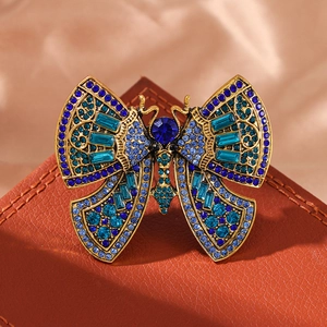 Vintage Zinc Alloy Butterfly Brooch For Women High Grade Full Rhinestone Inlaid Corsage Brooch Pin For Winter Coat Sweater Dress Accessories