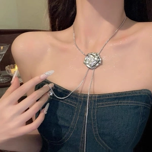 Collar Ajustable con Forma de Flor de Rosa de Estilo Francés para Mujer Colgante de Metal de Aleación de Plata Cadena de Suéter Collares Largos Joyas Accesorios Regalo