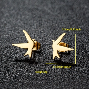 18K gold plated stainless steel bird stud earrings measuring 1.3cm x 1.1cm in size