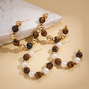 Retro 16K gold-plated C-shaped earrings with tiger eye beads and pearls for women