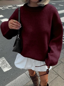 Burgunderroter Strickpullover für Damen mit Rundhals für lässige Herbst-Urlaubsoutfits