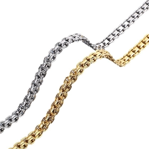 Polished interlocking chain necklaces in gold and silver finish for a modern hip-hop look