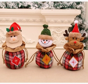 Détails de sacs de Noël en tricot avec cordons de serrage, motifs Père Noël et Renne