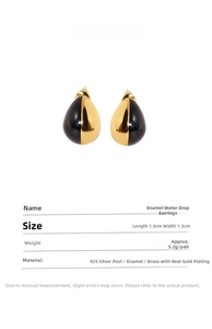 Detail showing dimensions of 1.5x1.3cm for enamel teardrop earrings in black and gold