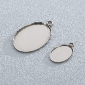 Polished silver stainless steel oval pendant trays in two sizes for DIY jewelry making