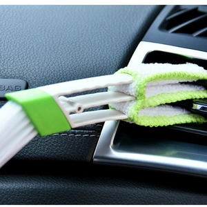Spazzola a doppia testa per bocchette auto con panno in microfibra verde per cruscotto
