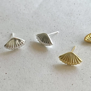 Minimalist 925 sterling silver shell stud earrings in polished gold and silver finishes