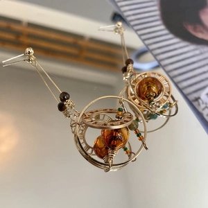 Vintage Goldene Hohle Runde Planetenbahn Hängeohrringe Mit Bernstein Kristallperlen Und Silbernen Ohrsteckern Für Damen