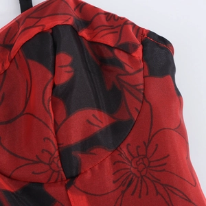 Robe en organza à imprimé floral rouge avec bustier sexy et fines bretelles