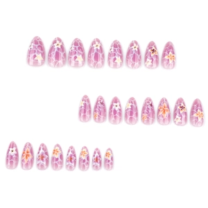 Faux ongles amande courts avec motif marbré violet et design floral estival