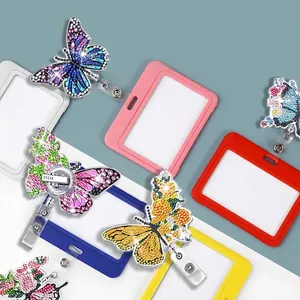 Enrouleur de Badge DIY Peinture Diamant 5D Noël Père Noël Papillon Porte-Carte d'Identité Rétractable Clip pour Bureau École Cadeau