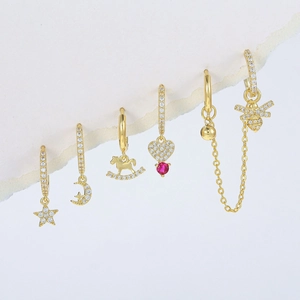 Kupfer Vergoldete Mode Ohrringe Herz Stern Mond Biene Schaukelpferd Pave Zirkonia Kette Quaste Schmuck Für Damen