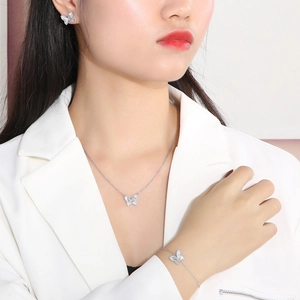Set gioielli farfalla in argento con madreperla inclusi collana, bracciale e orecchini