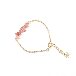Adjustable gold chain bracelet with irregular pink natural crystal stones and lobster clasp