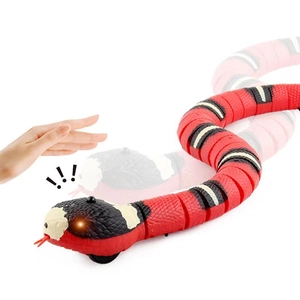 Electric smart sensing toy snake with glowing eyes and realistic tongue for cats
