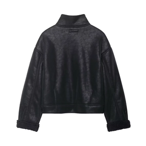 Vue arrière du blouson ample en simili daim noir avec poignets en polaire et col montant