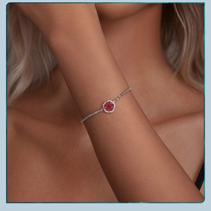 Detailed close-up of a S925 sterling silver rose bracelet with sparkling white zircons