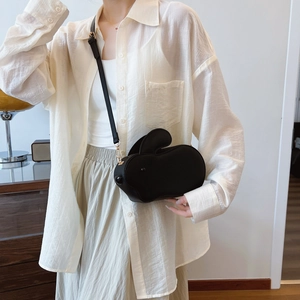 Sac bandoulière mignon en forme de lapin noir en similicuir avec longue bandoulière