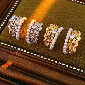 French Retro Luxury C-Shaped Earrings With Imitation Artificial Pearl And Zircon Hollow Lace Design Silver Earring Post For Women