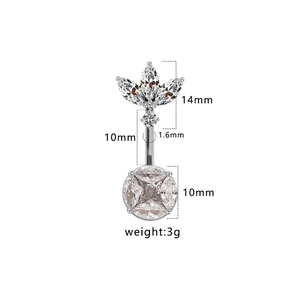Détail macro du piercing nombril en zircon coeur avec dimensions 14mm et tige 1,6mm