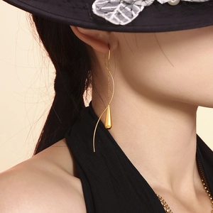 Elegant gold-plated stainless steel teardrop tassel earrings and matching necklace set