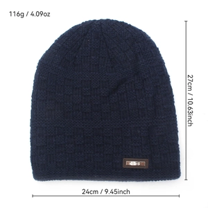 Winter-Strickmütze für Herren in Dunkelblau mit Schachbrettmuster und Fleecefutter