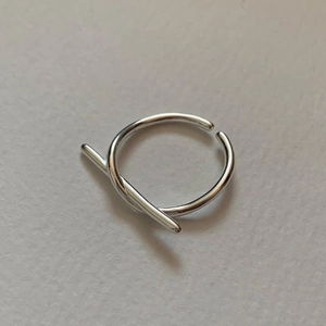 Minimalist 925 sterling silver geometric line ring with a sleek knot design
