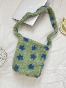 Green plush floral shoulder bag made of soft faux lamb wool for autumn and winter