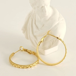 Classic 18k gold plated stainless steel hoop earrings with hammered honeycomb texture