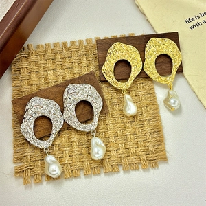 Alloy Artificial Baroque Pearl Drop Earrings Vintage Hammered Texture Irregular Hollow Geometric Long Dangle Jewelry For Women