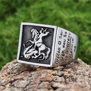 Bague punk vintage en argent avec relief carré de Saint Georges et prière gravée