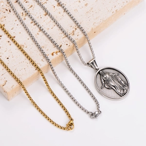 Oval vintage portrait pendant necklace in gold and silver stainless steel finishes