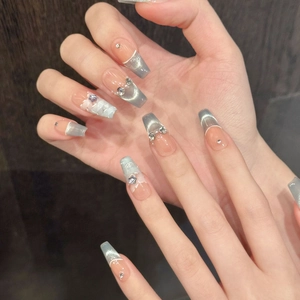 Faux ongles œil-de-chat bleus longs ballerine avec paillettes et strass étincelants